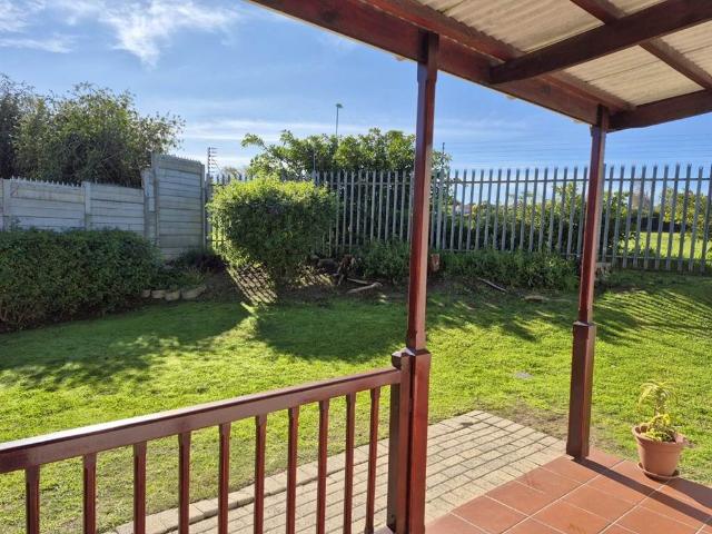 Townhouse for sale in Cape Town, Northern Suburbs