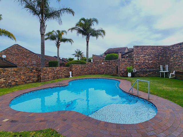 Townhouse for sale in East London, Eastern Cape