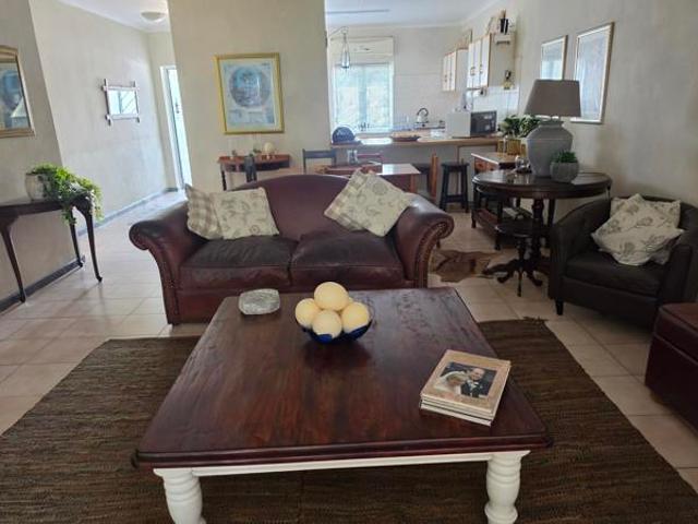 Townhouse for sale in Graaff-Reinet, Camdeboo Local Municipality