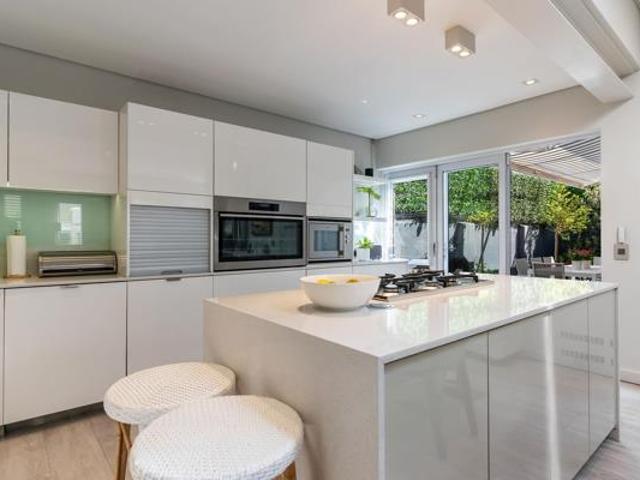 Townhouse for rent in Cape Town, Western Cape