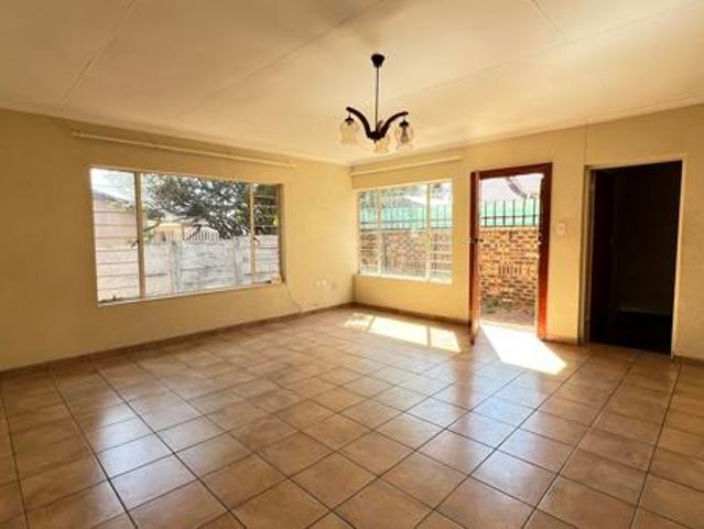 Townhouse for sale in West Rand Garden estates, Westonaria Local Municipality
