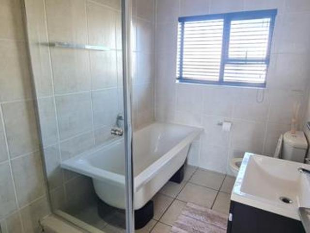 Townhouse for rent in Jansenpark, City of Ekurhuleni Metropolitan Municipality