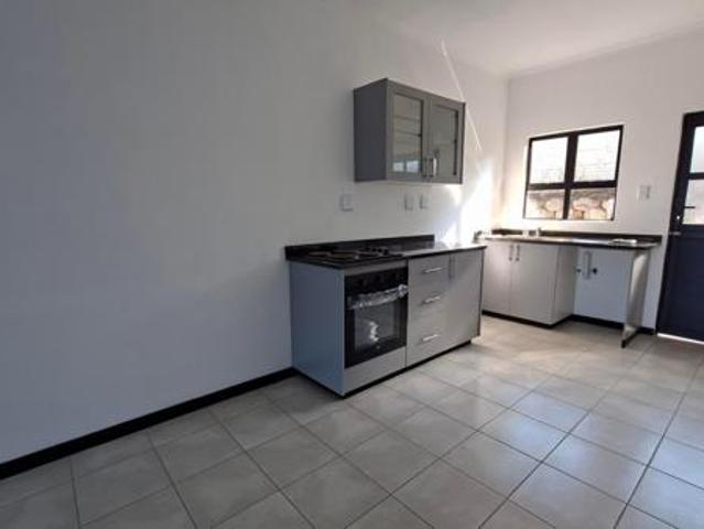 Townhouse for rent in Seaview, Kwazulu-natal