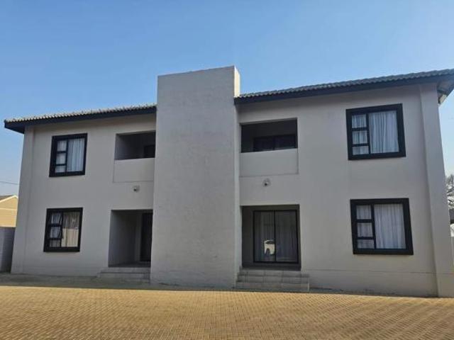 Townhouse for sale in Dr Kenneth Kaunda, North West