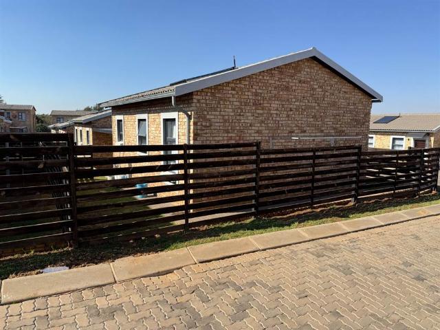Townhouse for sale in West Rand Garden estates, Westonaria Local Municipality