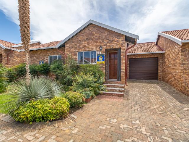 Townhouse for sale in Nooitgedacht, Gauteng