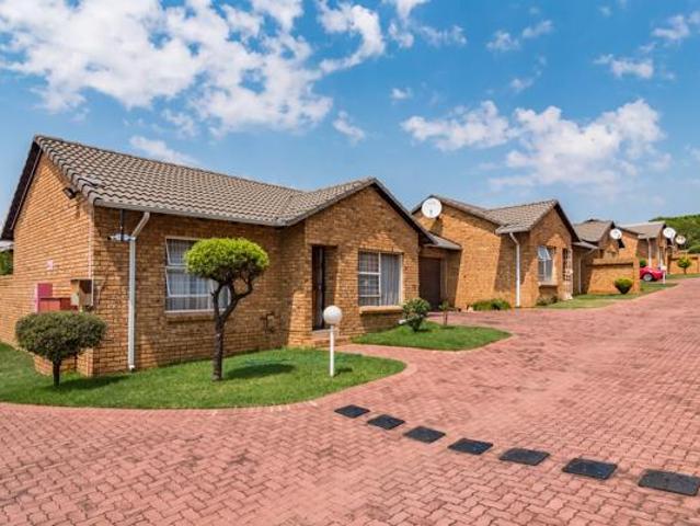 Townhouse for sale in West Rand Garden estates, Westonaria Local Municipality