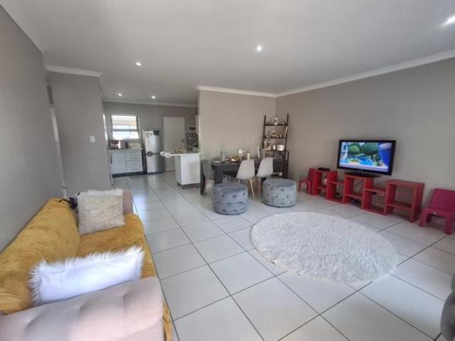 Townhouse for sale in Bloemfontein, Free State