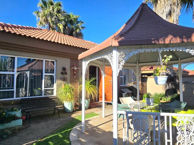 Townhouse for sale in Bloemfontein, Mangaung Metropolitan Municipality