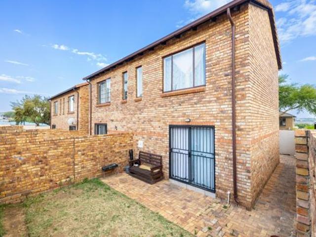 Townhouse for sale in Tembisa, Gauteng