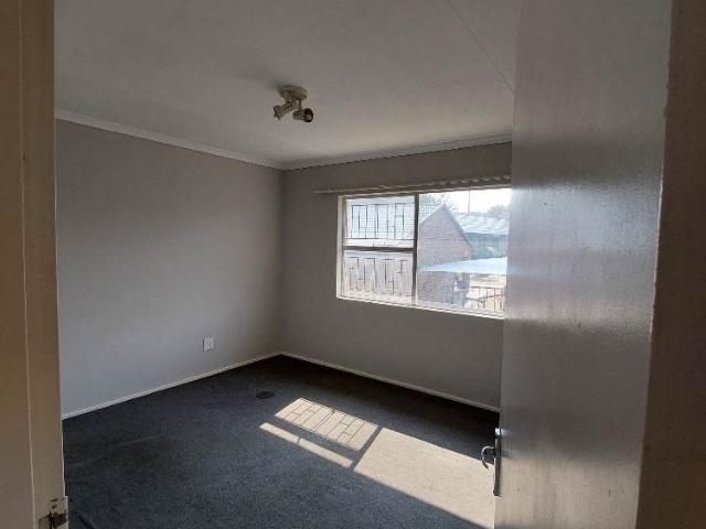 Townhouse for sale in Vosloorus, Gauteng