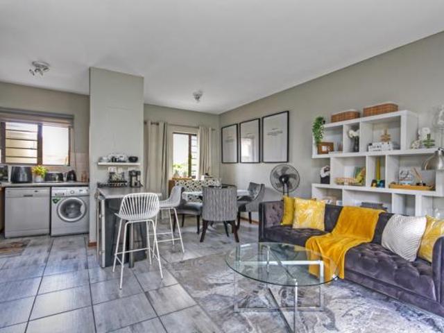 Townhouse for sale in Vosloorus, Gauteng