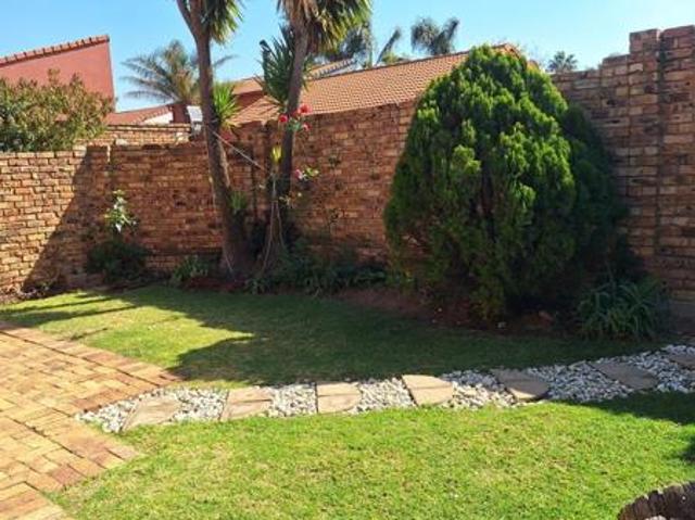 Townhouse for sale in Vosloorus, Gauteng
