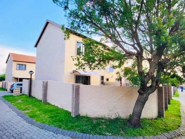 Townhouse for sale in Tembisa, Gauteng
