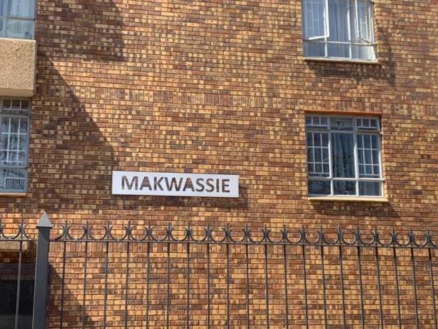Townhouse for rent in Waterkloof, Gauteng