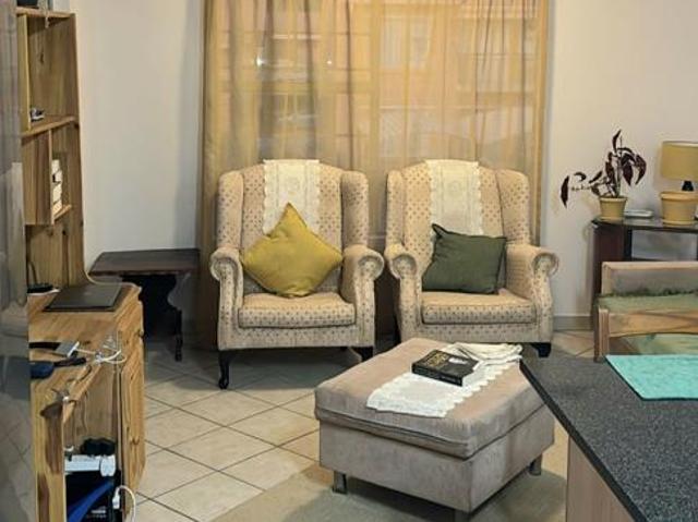 Townhouse for rent in Waterkloof, Gauteng