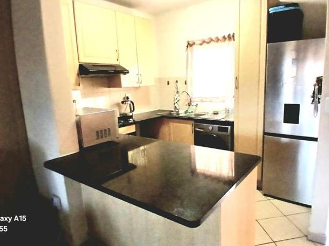 Townhouse for rent in Waterkloof, Gauteng