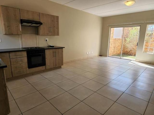 Townhouse for rent in Waterkloof, Gauteng