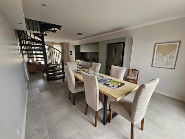 Townhouse for rent in Waterkloof, Gauteng