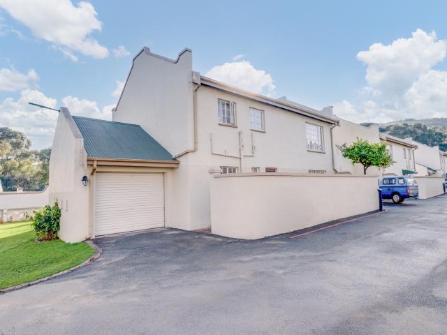 Townhouse for sale in Nooitgedacht, Gauteng