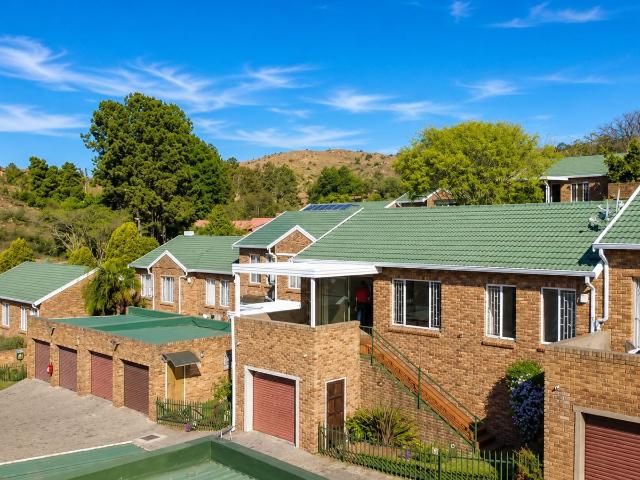Townhouse for sale in Nooitgedacht, Gauteng