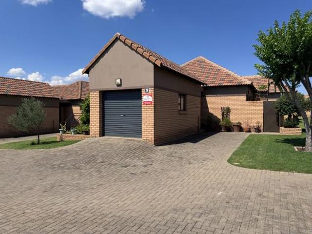 Townhouse for sale in Bloemfontein, Mangaung Metropolitan Municipality