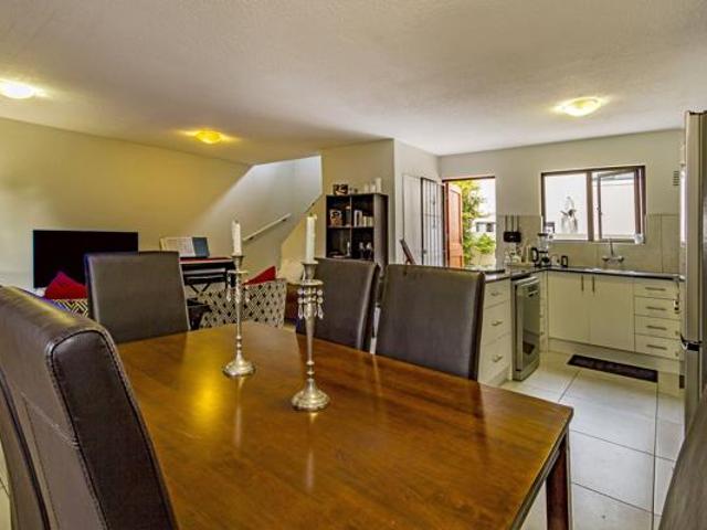 Townhouse for rent in Cape Town, Western Cape