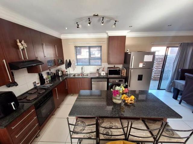 Townhouse for sale in Bloemfontein, Mangaung Metropolitan Municipality