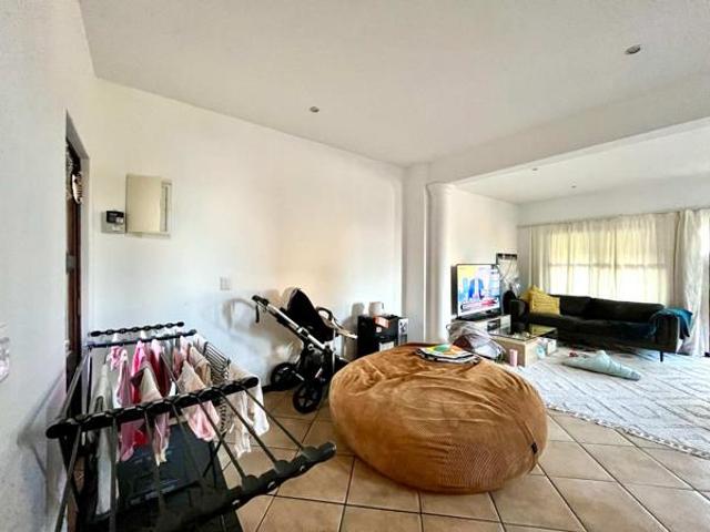Townhouse for rent in Seaview, Kwazulu-natal