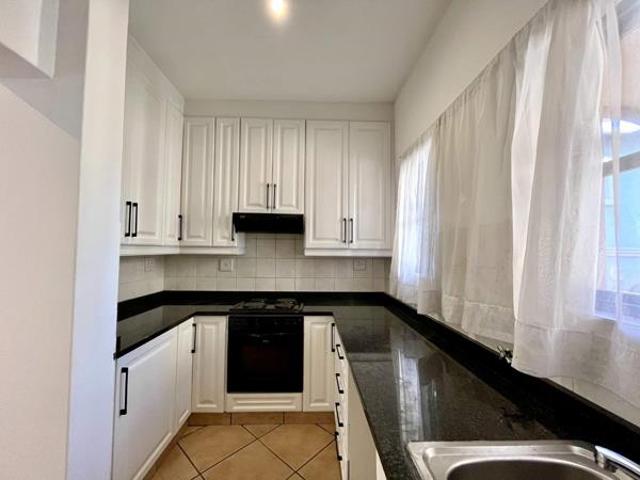 Townhouse for rent in Seaview, Kwazulu-natal