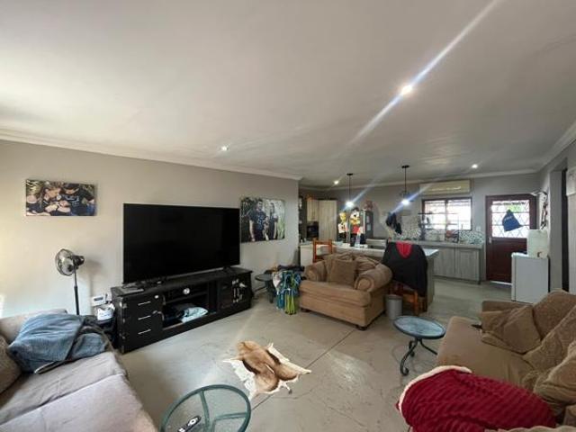 Townhouse for rent in Hoedspruit, Maruleng Local Municipality