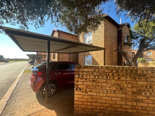 Townhouse for sale in Westonaria, Gauteng
