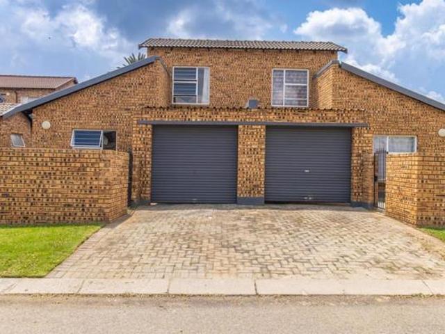 Townhouse for sale in Westonaria, Gauteng
