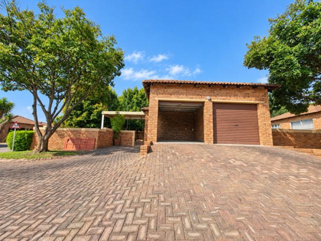 Townhouse for rent in West Rand Garden estates, Westonaria Local Municipality