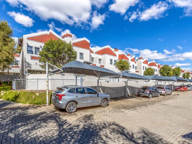 Townhouse for sale in Nooitgedacht, Gauteng