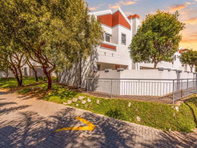 Townhouse for sale in Roodepoort, City of Johannesburg Metropolitan Municipality