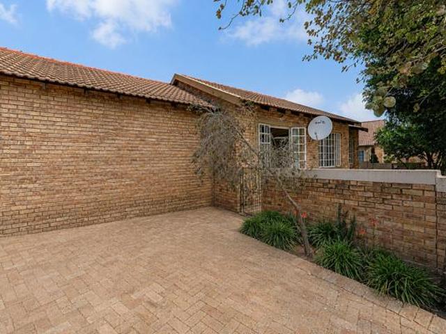 Townhouse for sale in Westonaria, Gauteng