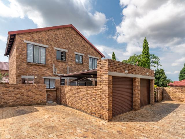 Townhouse for sale in Nooitgedacht, Gauteng