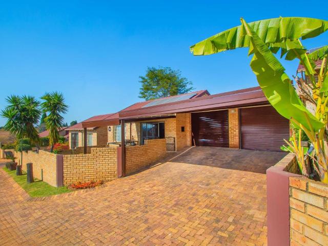 Townhouse for sale in Nooitgedacht, Gauteng