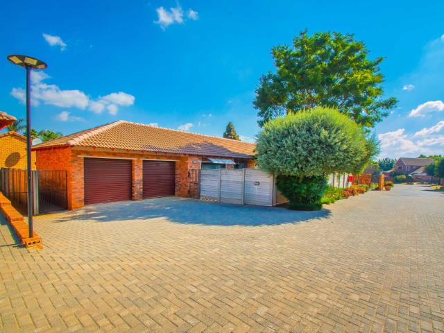 Townhouse for sale in Nooitgedacht, Gauteng