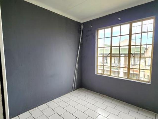 Townhouse for sale in West Rand Garden estates, Westonaria Local Municipality
