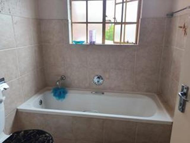 Townhouse for rent in Ekurhuleni, Gauteng