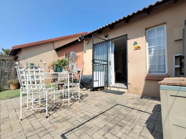 Townhouse for sale in Edenvale, City of Ekurhuleni Metropolitan Municipality