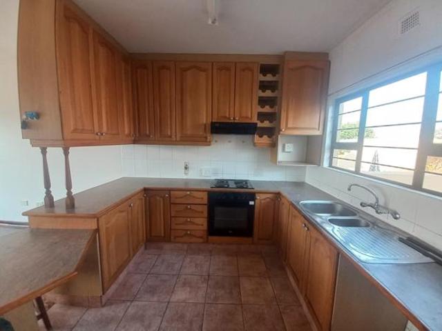 Townhouse for rent in Seaview, Kwazulu-natal