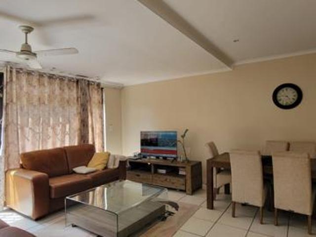 Townhouse for rent in Seaview, Kwazulu-natal