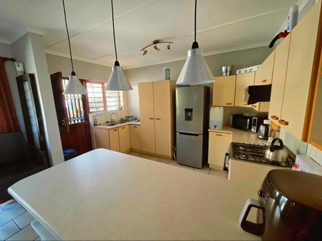Townhouse for sale in Jeffreys Bay, Kouga Local Municipality