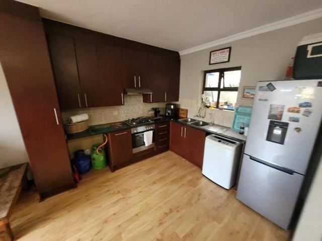 Townhouse for sale in Jeffreys Bay, Kouga Local Municipality