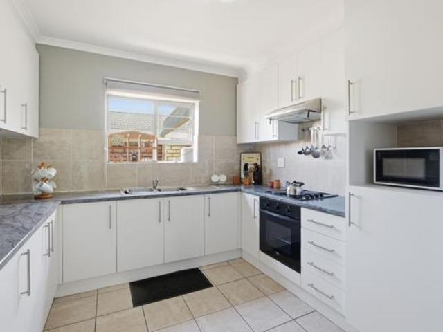 Townhouse for sale in Port Elizabeth, Eastern Cape