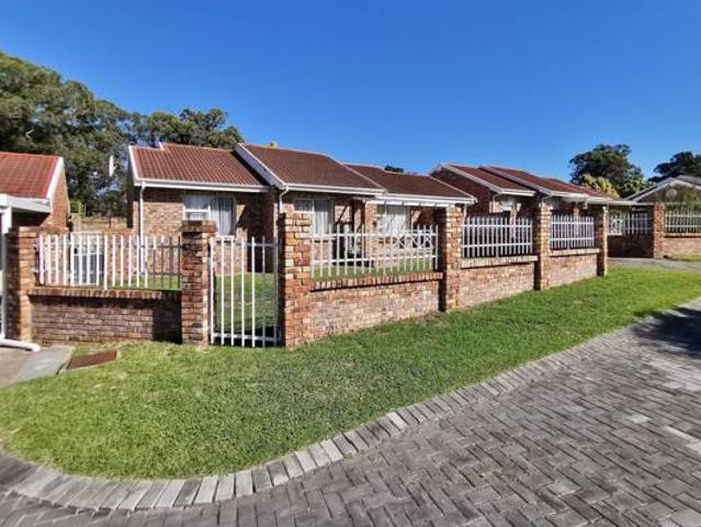 Townhouse for sale in Port Elizabeth, Eastern Cape