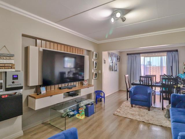Townhouse for sale in Waterkloof, Gauteng